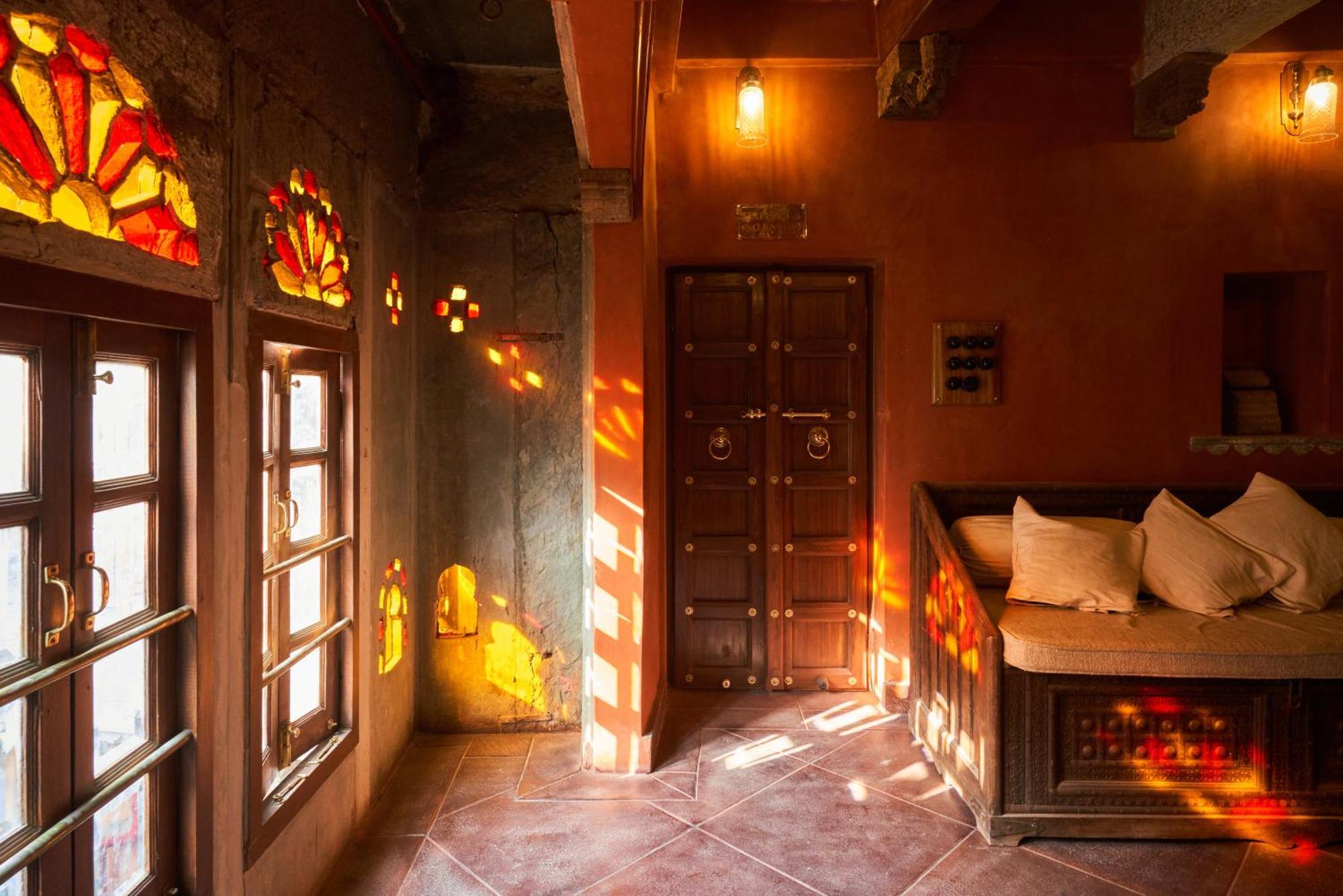 Hotel Kaladwas Lal Haveli à Udaipur Extérieur photo