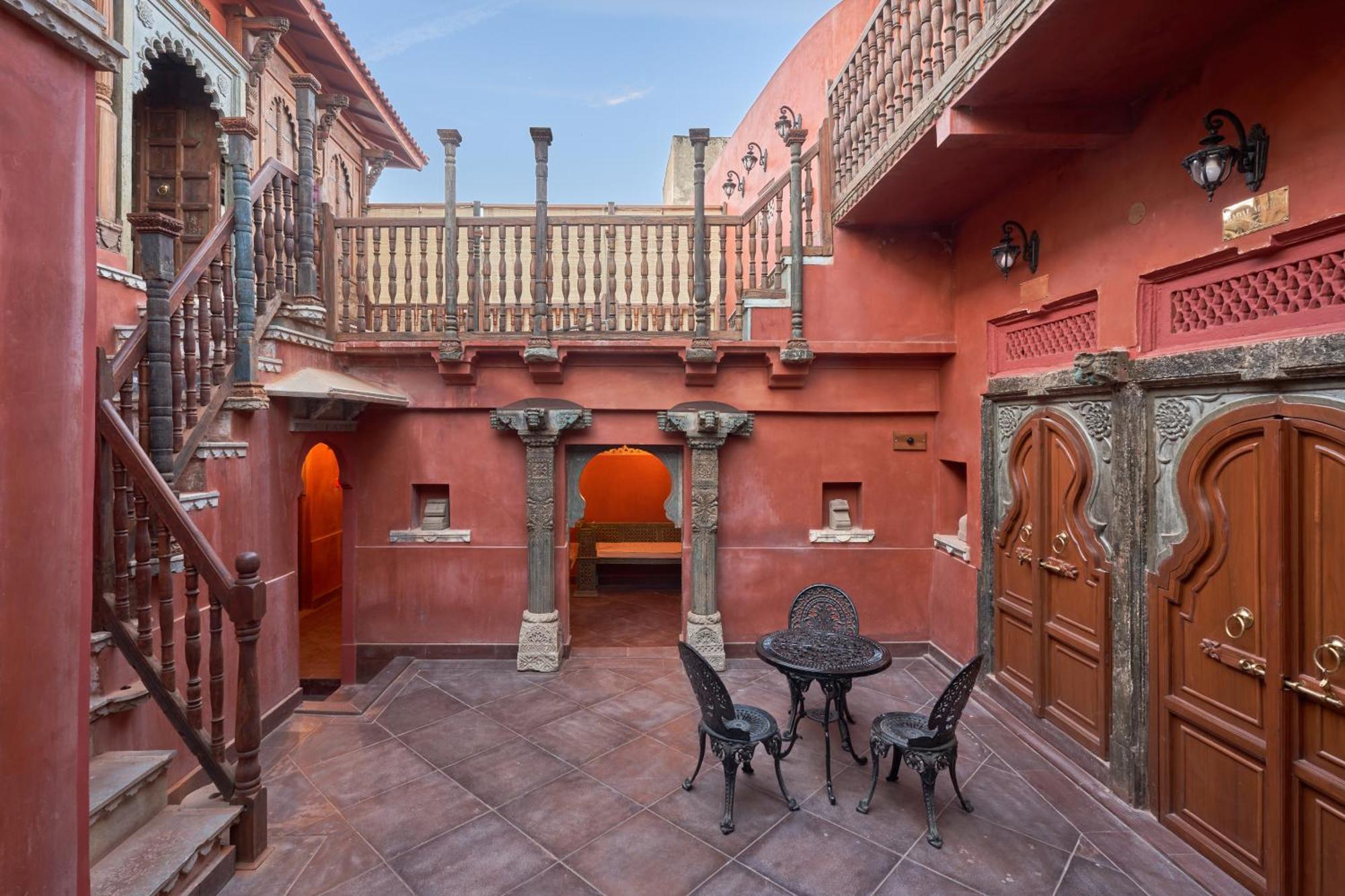 Hotel Kaladwas Lal Haveli à Udaipur Extérieur photo