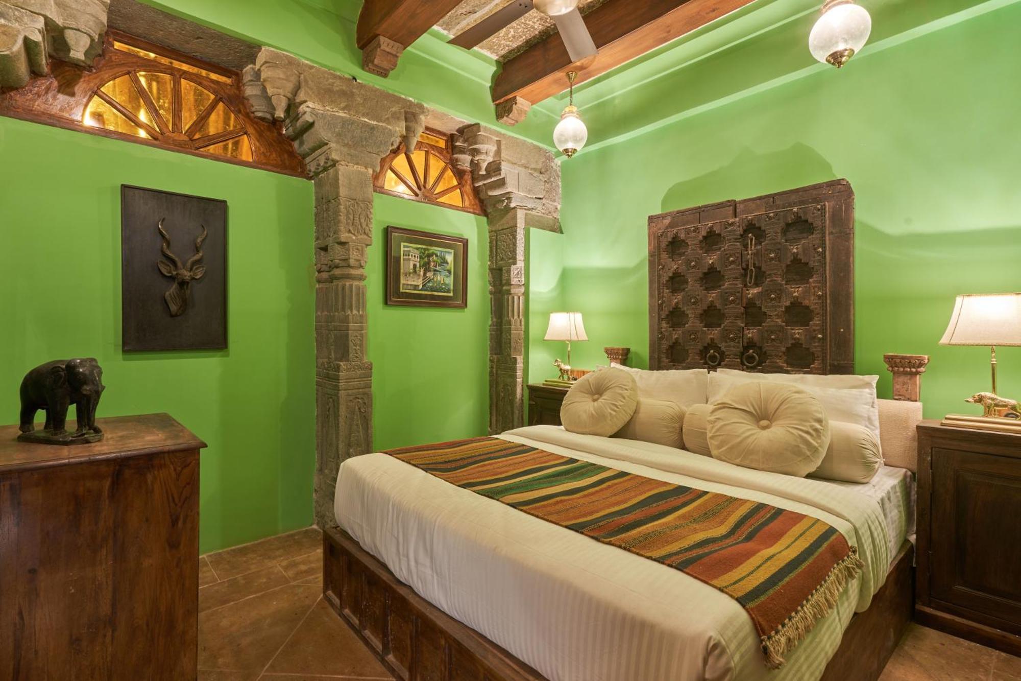 Hotel Kaladwas Lal Haveli à Udaipur Extérieur photo