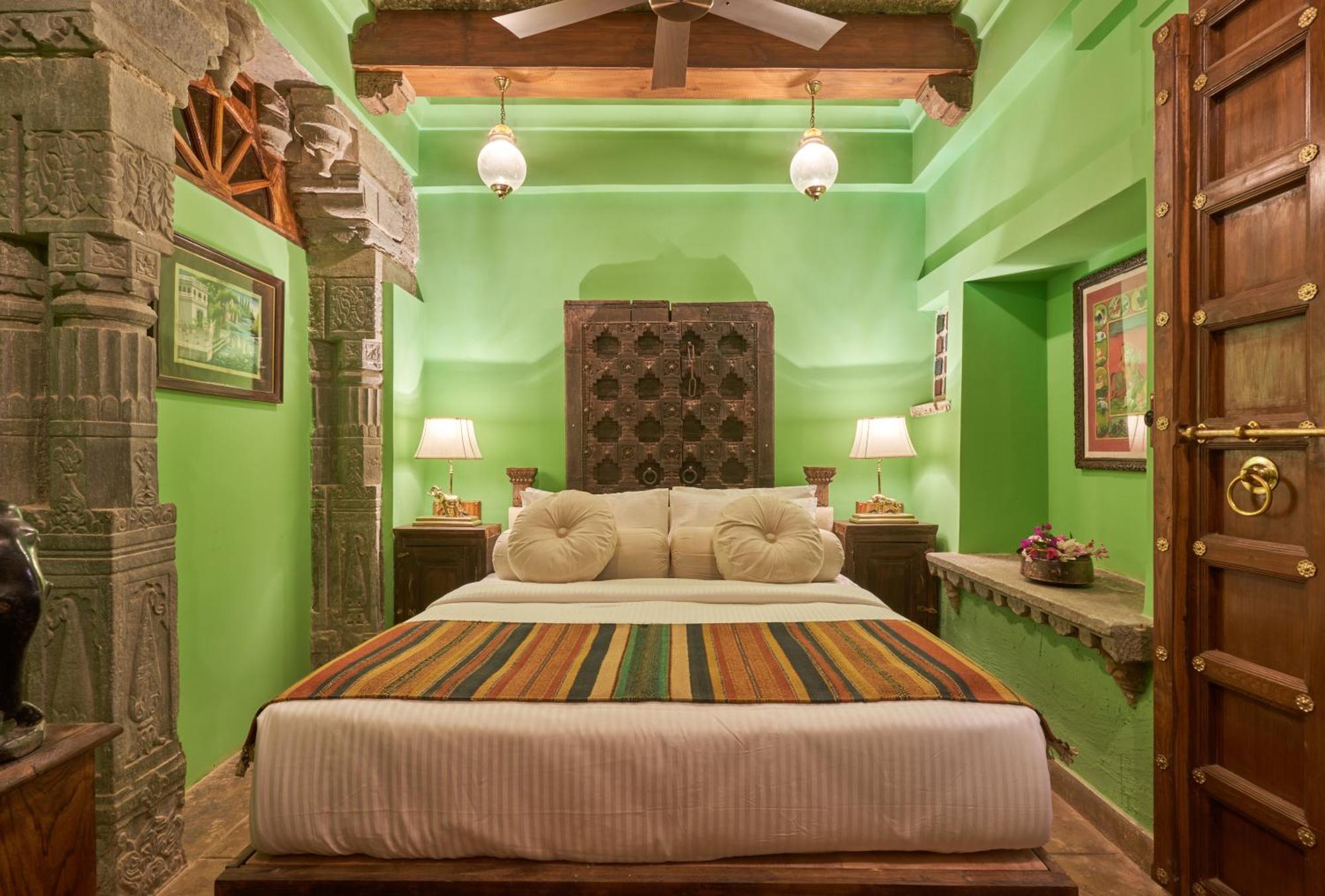 Hotel Kaladwas Lal Haveli à Udaipur Extérieur photo