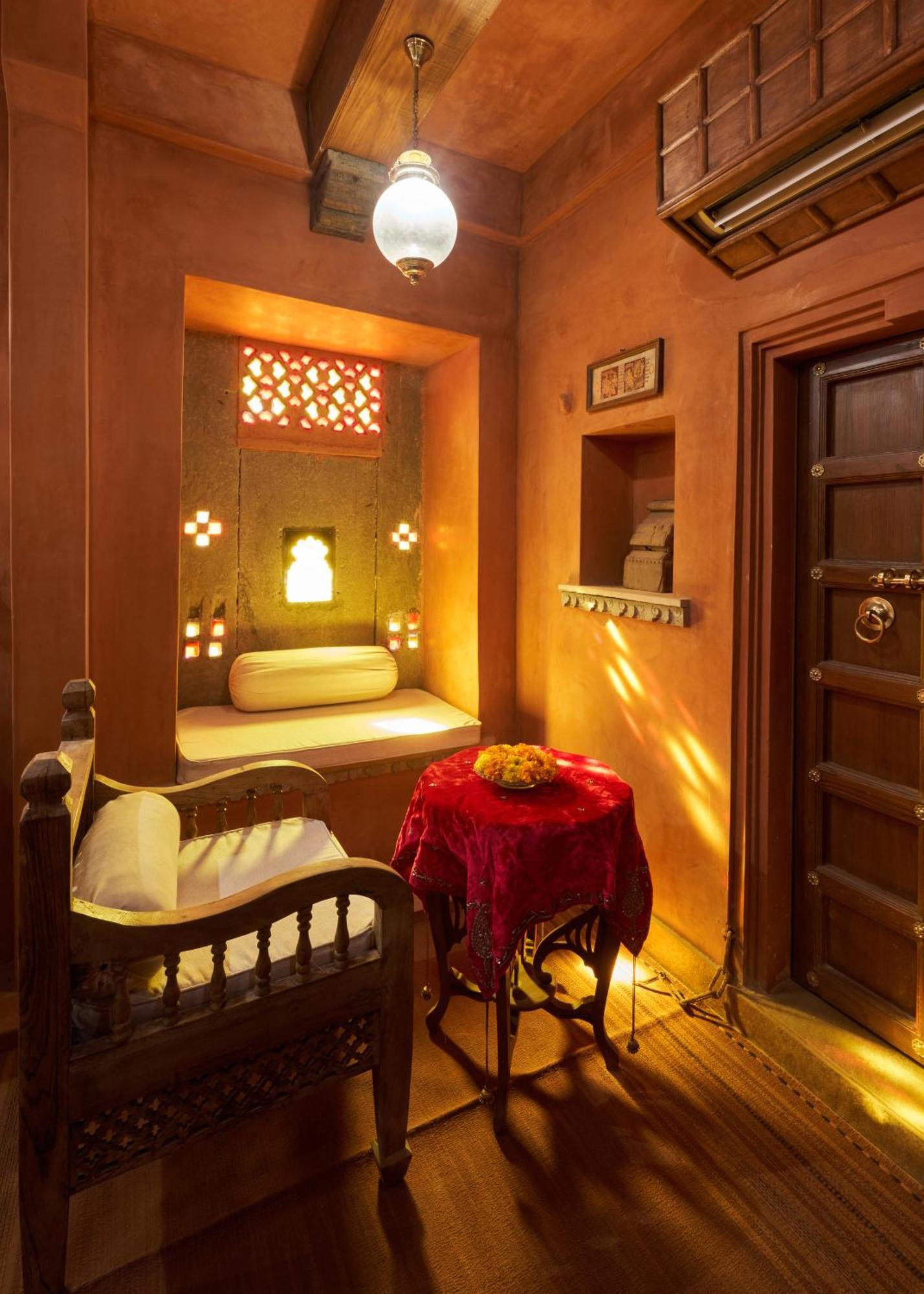 Hotel Kaladwas Lal Haveli à Udaipur Extérieur photo