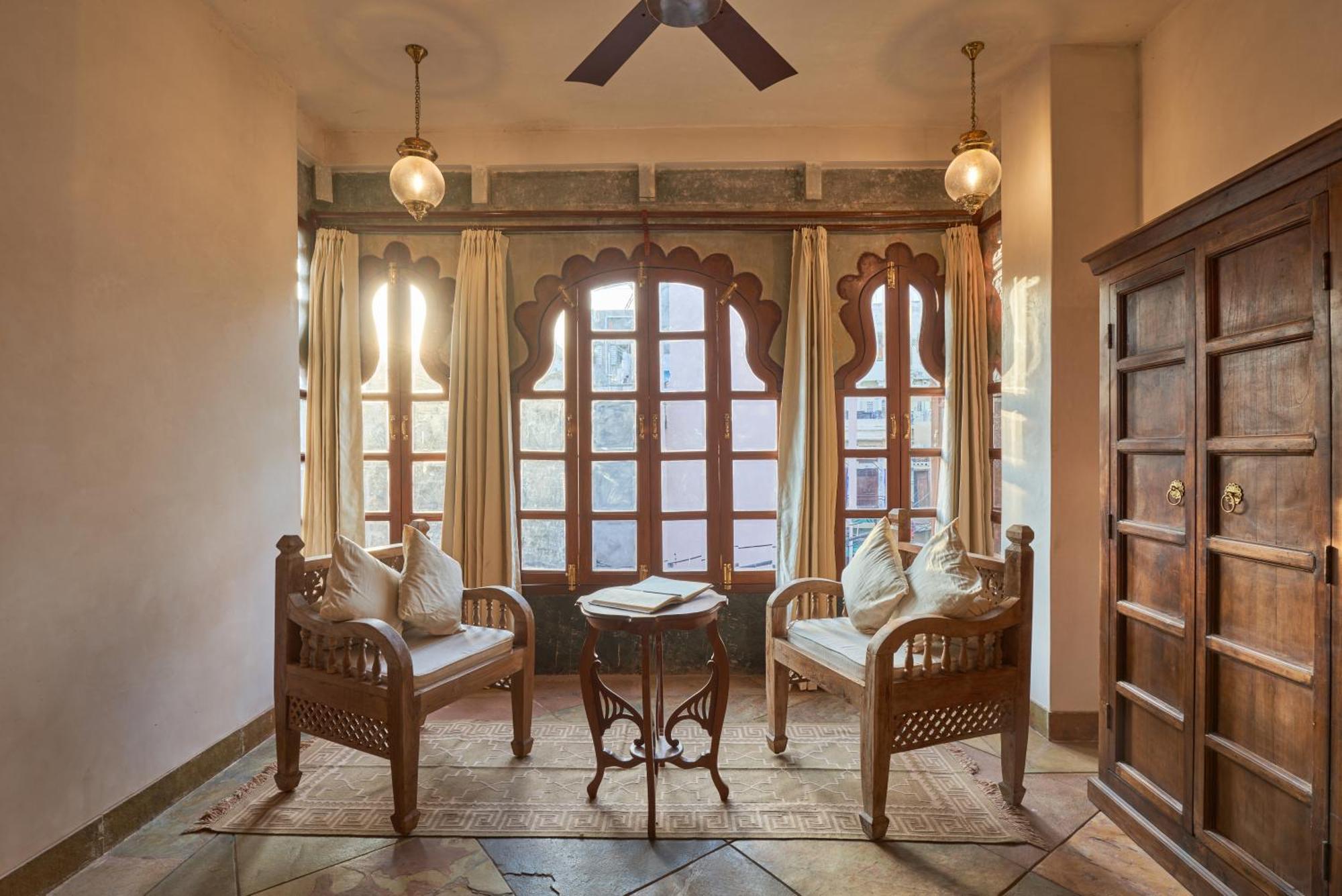 Hotel Kaladwas Lal Haveli à Udaipur Extérieur photo